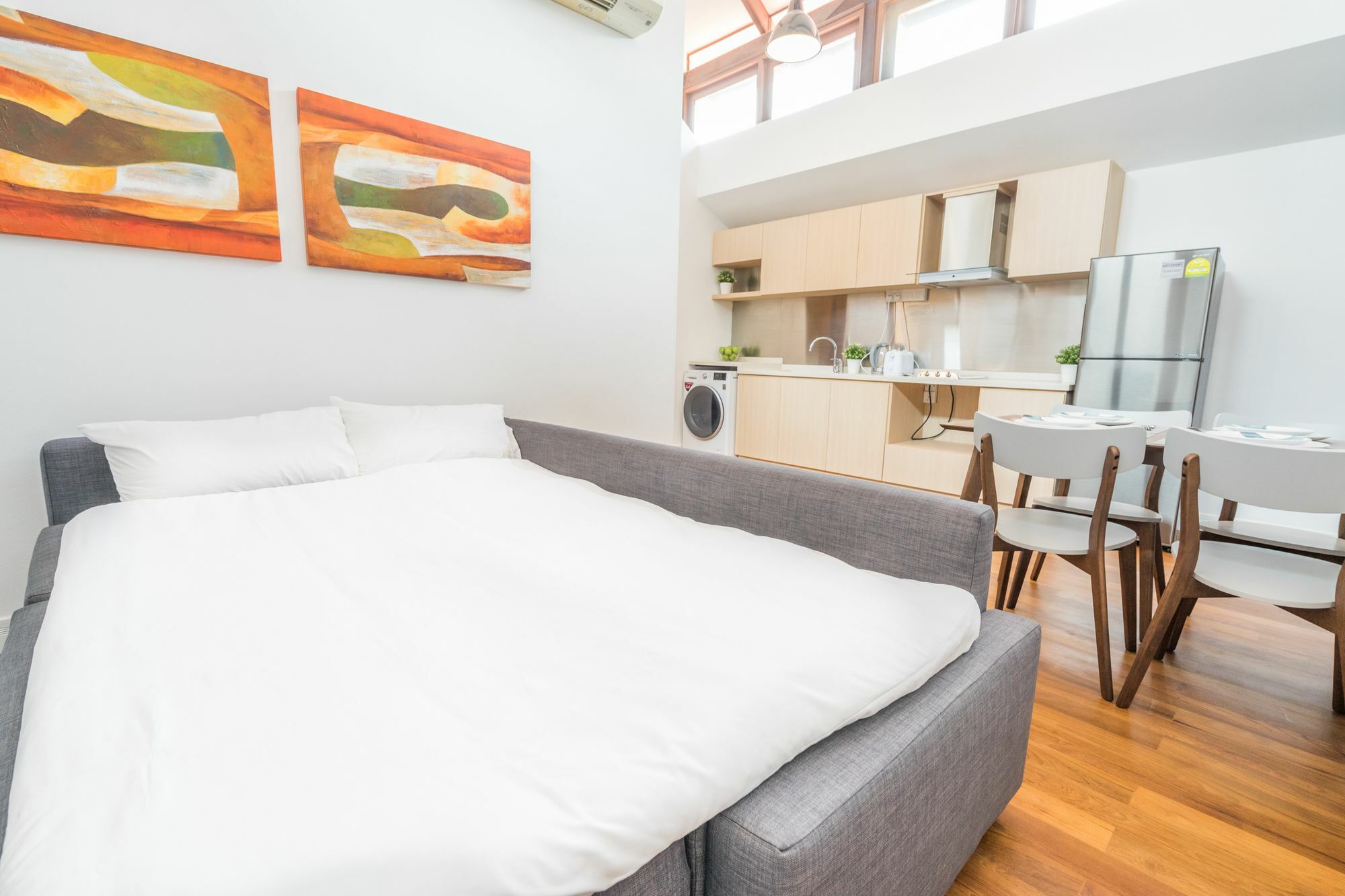 Apartemen Clubhouse Residences Elm Attic Singapore